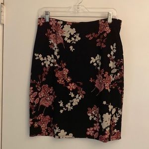 J.Jill 21” black with mauve and cream floral print skirt, size Small